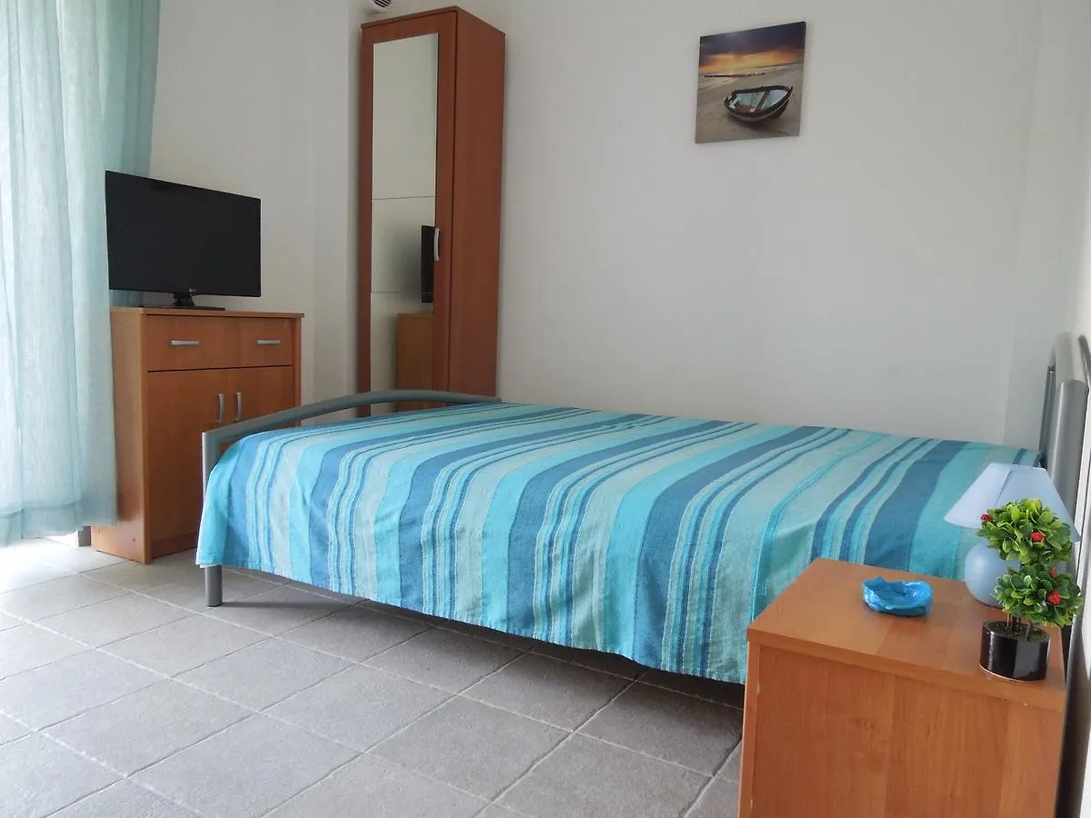Sunshine Apartment Paralia Dionysiou 0*,  Greece